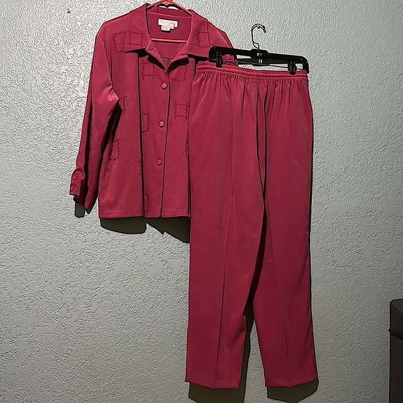 great cavalier Tops - Great Cavalier by St. Paul maroon 2piece size L